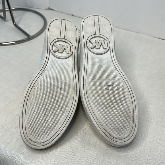Micheal Kors Lola flower appliqué white sneaker shoes size 8 - Picture 8 of 11